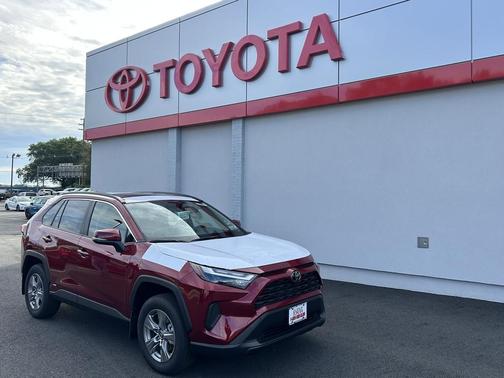 2025 Toyota RAV4 Hybrid XLE