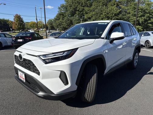 2025 Toyota RAV4 LE