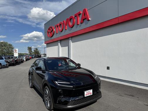 Midnight Black Metallic 2026 Toyota C-HR XSE