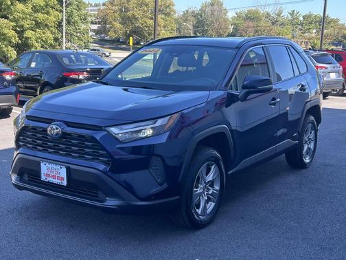 2022 Toyota RAV4 Hybrid XLE