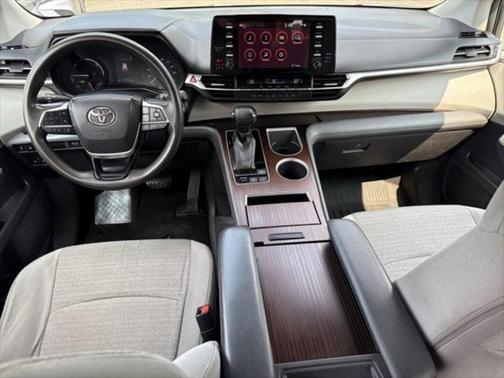2021 Toyota Sienna LE