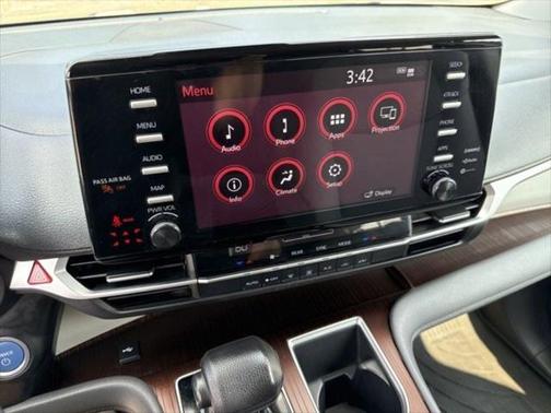 2021 Toyota Sienna LE