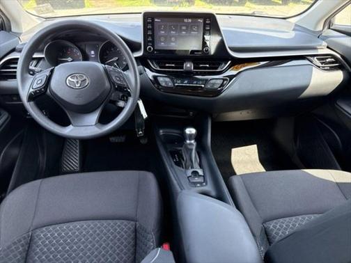 2021 Toyota C-HR LE