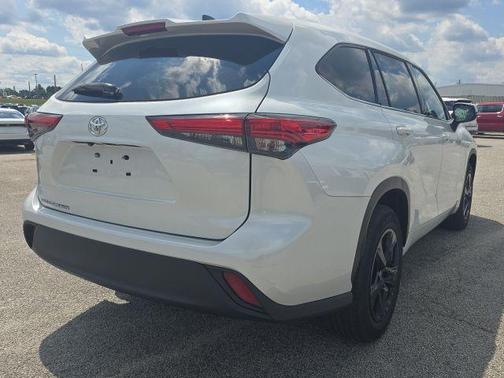 2022 Toyota Highlander L