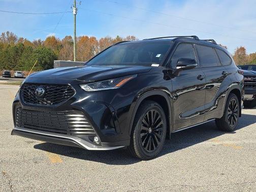 2024 Toyota Highlander LE