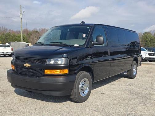 2025 Chevrolet Express 3500 LS