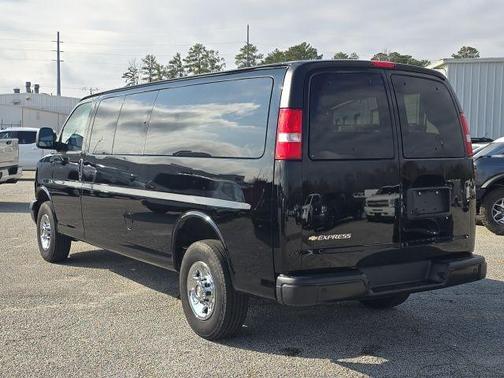 2025 Chevrolet Express 3500 LS