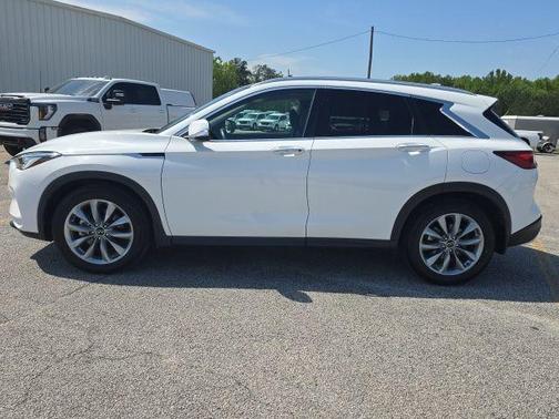 2022 INFINITI QX50 Luxe