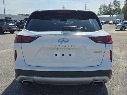 2022 INFINITI QX50 Luxe