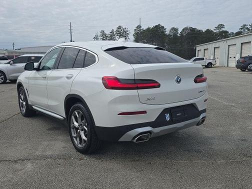 2023 BMW X4 xDrive30i