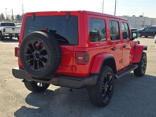 2025 Jeep Wrangler 4xe Sahara