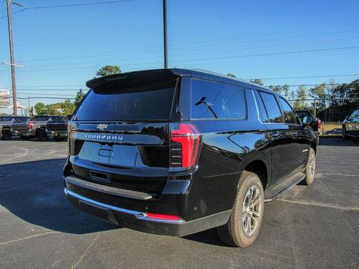 2025 Chevrolet Suburban LS