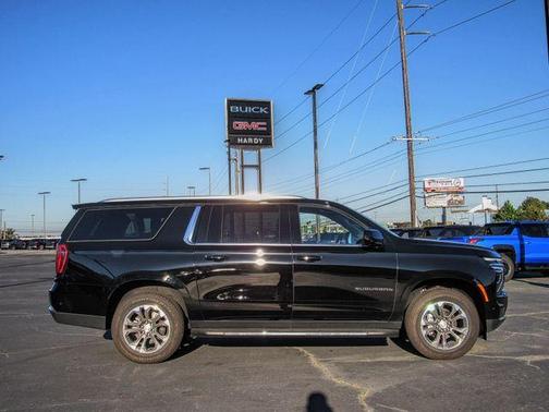 2025 Chevrolet Suburban LS