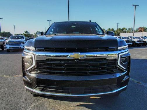 2025 Chevrolet Suburban LS