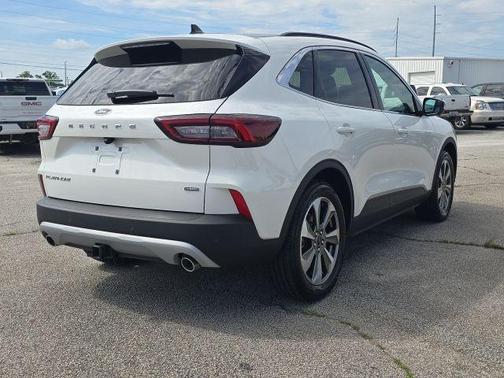 2025 Ford Escape Platinum