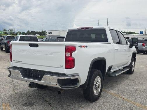 Summit White 2024 Chevrolet Silverado 2500 LT