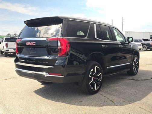 2025 GMC Yukon Elevation