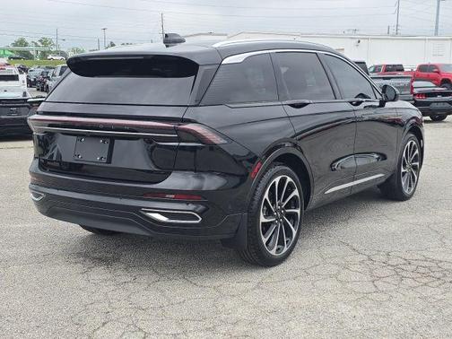 2024 Lincoln Nautilus Black Label