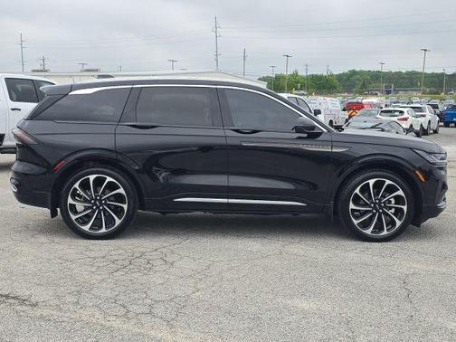 2024 Lincoln Nautilus Black Label