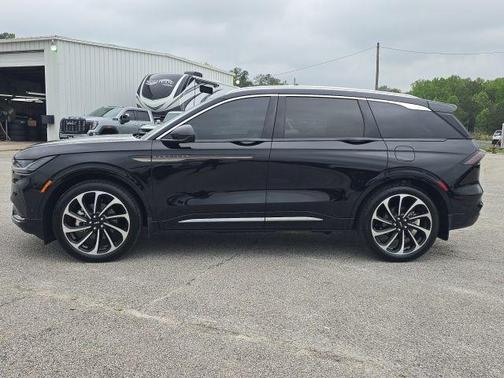 2024 Lincoln Nautilus Black Label
