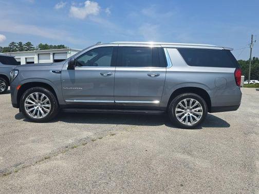 2022 GMC Yukon XL SLT