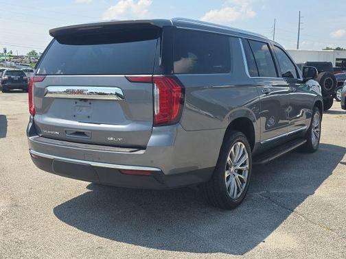 2022 GMC Yukon XL SLT