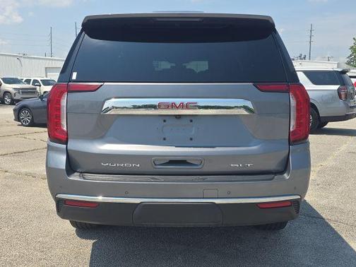 2022 GMC Yukon XL SLT