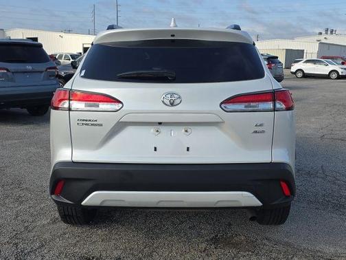 2022 Toyota Corolla Cross LE