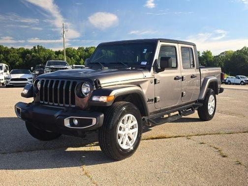 2023 Jeep Gladiator Sport