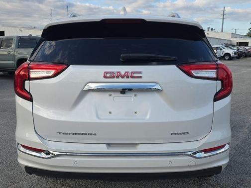 2023 GMC Terrain Denali