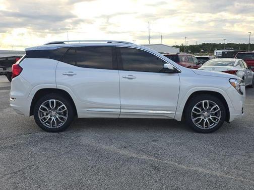 2023 GMC Terrain Denali
