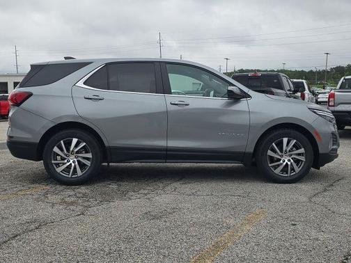 Sterling Gray Metallic 2024 Chevrolet Equinox LT