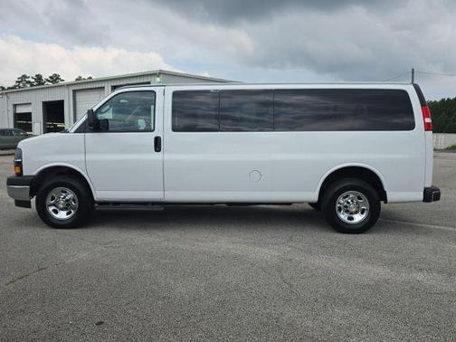 2024 Chevrolet Express 3500 LT