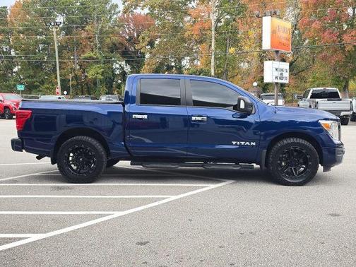 2021 Nissan Titan SV