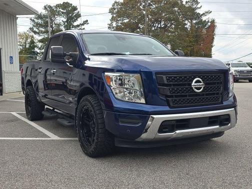 2021 Nissan Titan SV