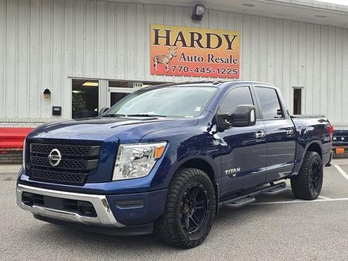 2021 Nissan Titan SV