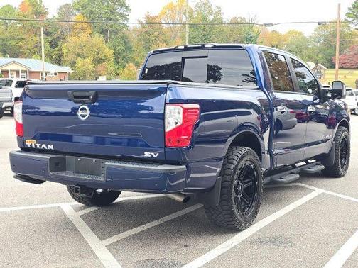 2021 Nissan Titan SV