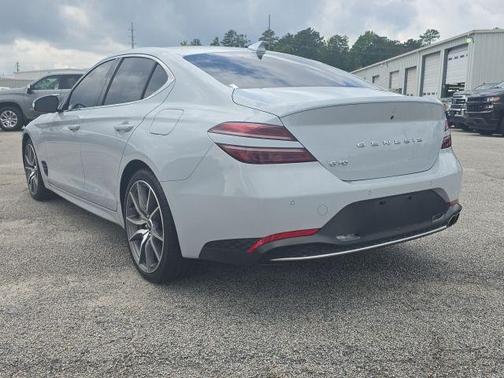 2022 Genesis G70 2.0T