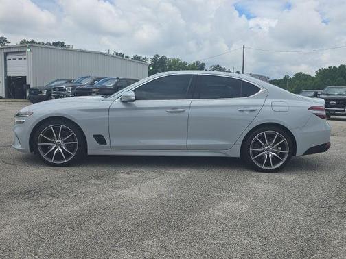 2022 Genesis G70 2.0T