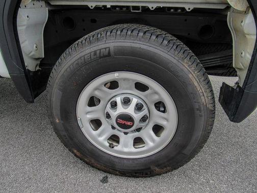 2024 GMC Sierra 2500 Pro