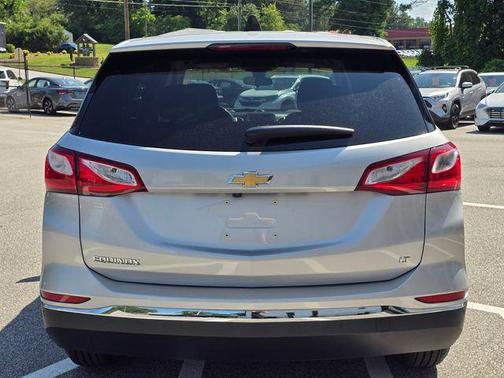 Silver Ice Metallic 2021 Chevrolet Equinox 2LT