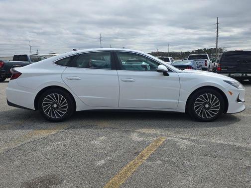 2023 Hyundai SONATA Hybrid SEL