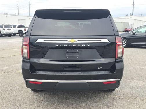 2021 Chevrolet Suburban LT