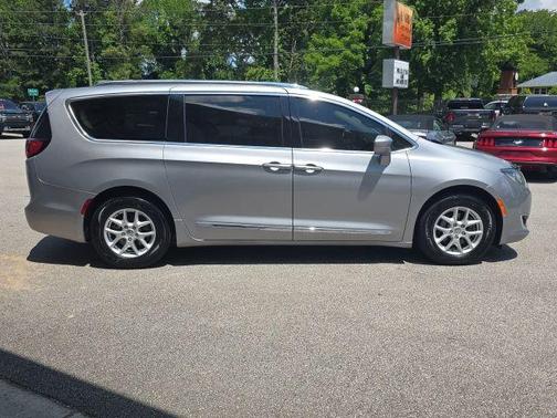2020 Chrysler Pacifica Touring-L