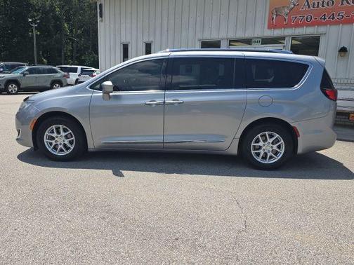 2020 Chrysler Pacifica Touring-L