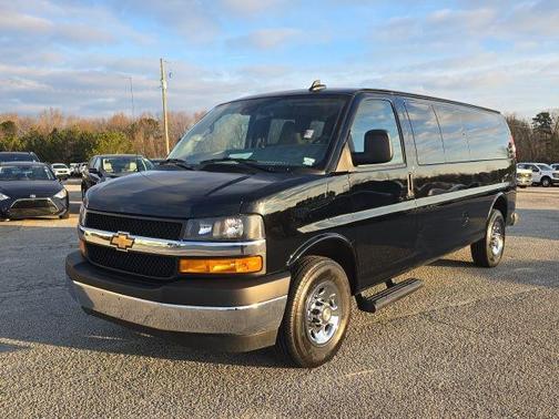 2024 Chevrolet Express 3500 LT