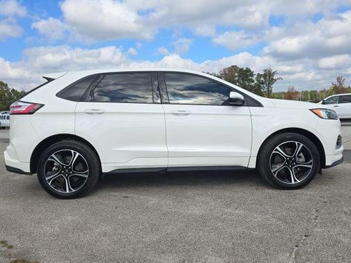 2022 Ford Edge ST