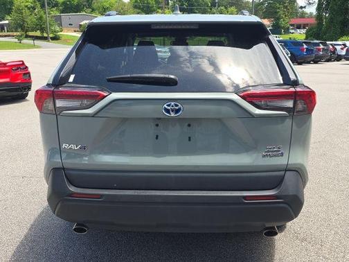 2021 Toyota RAV4 Hybrid XLE