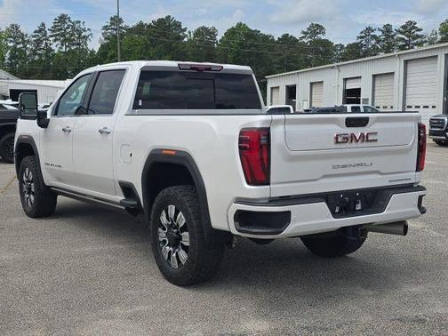 White Frost Tri-Coat 2024 GMC Sierra 2500 Denali