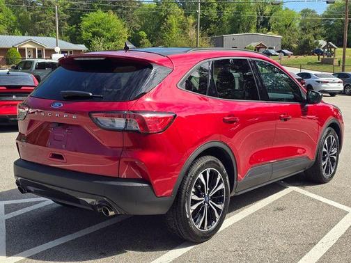Red Metallic 2022 Ford Escape SE